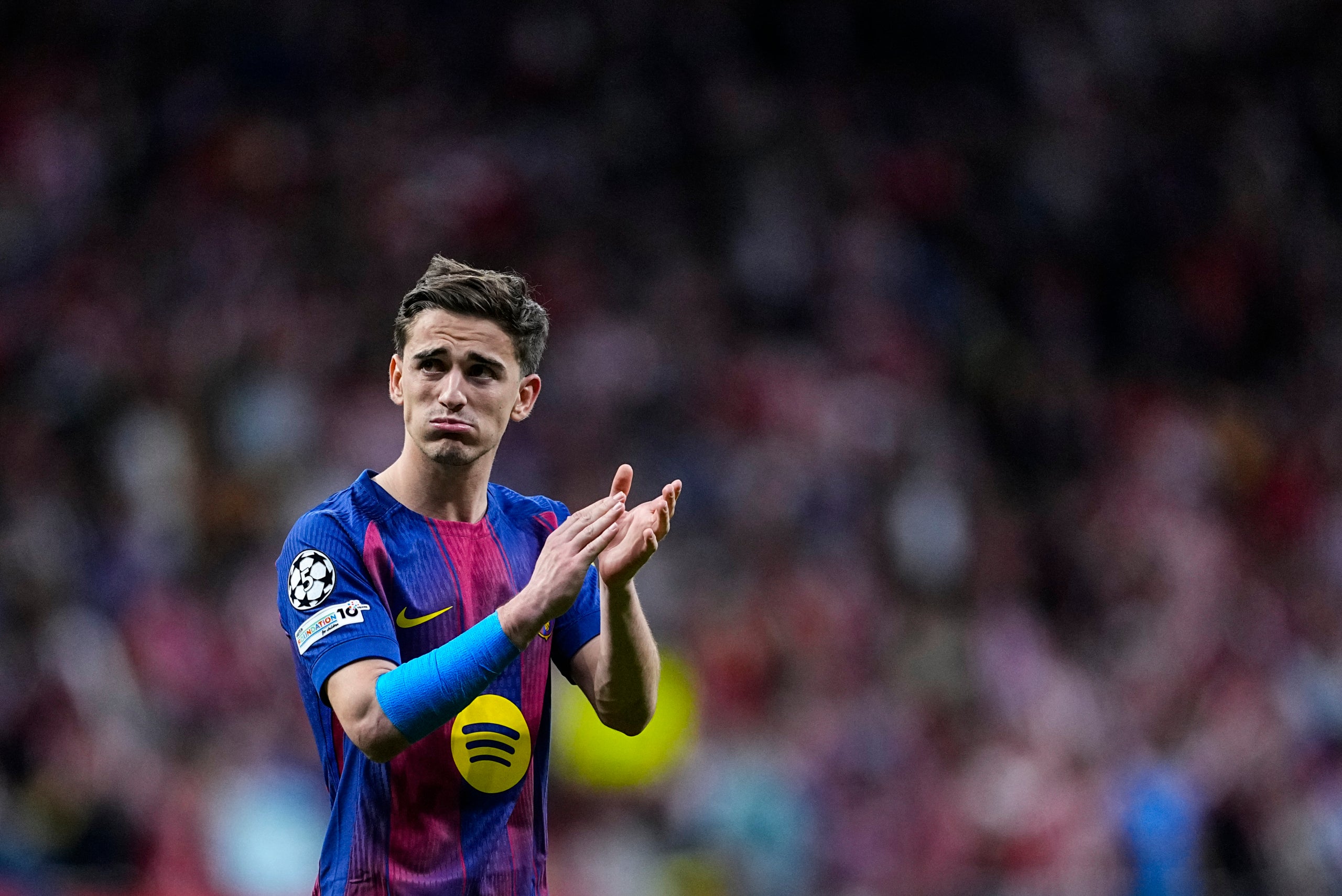 Gavi, plorant després de l'eliminació a la Champions contra l'Atlètic de Madrid | Europa Press