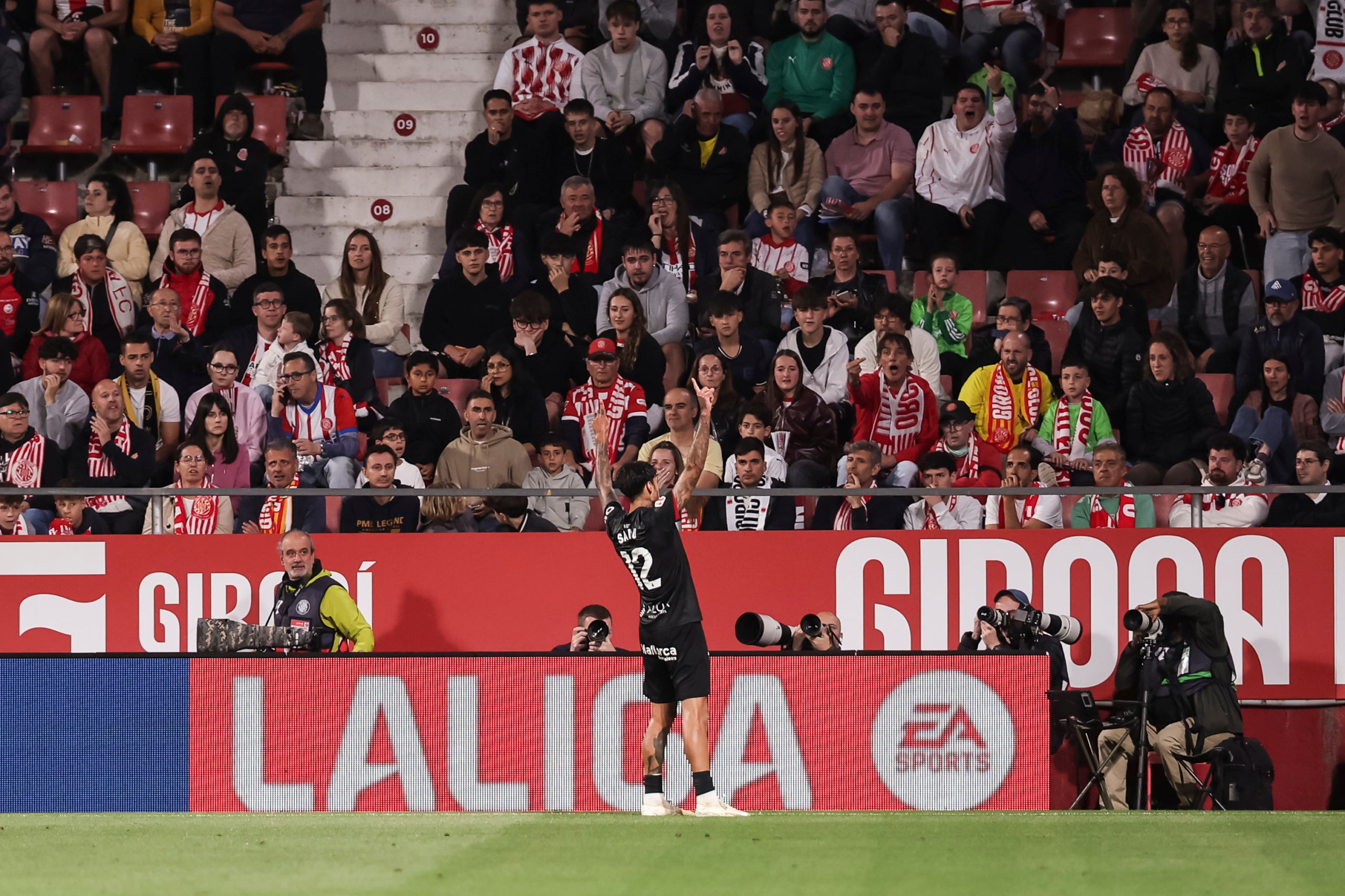 Samú Costa celebrant el seu gol a Montilivi. | Europa Press