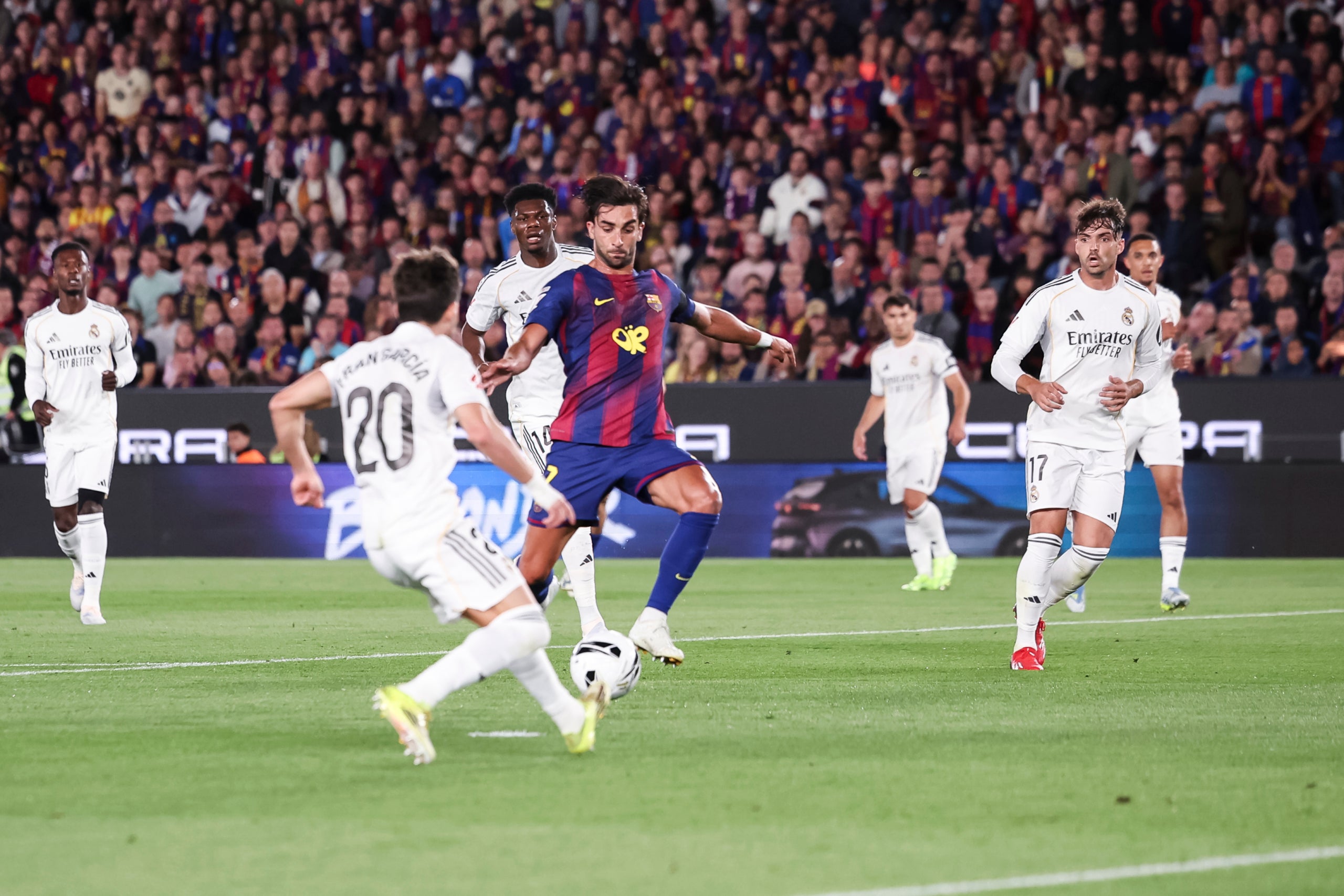 Ferran Torres, durant el Barça-Madrid | Europa Press