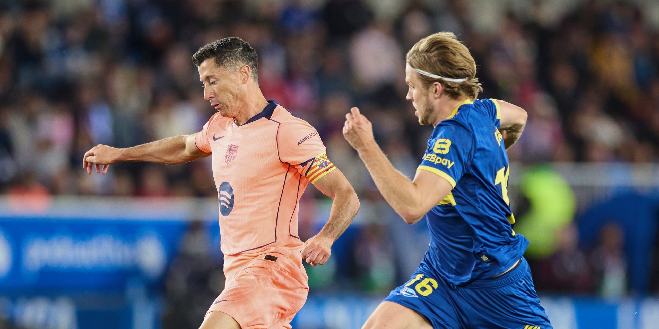 Robert Lewandowski, durant l'Alabès-Barça de Lliga | Europa Press