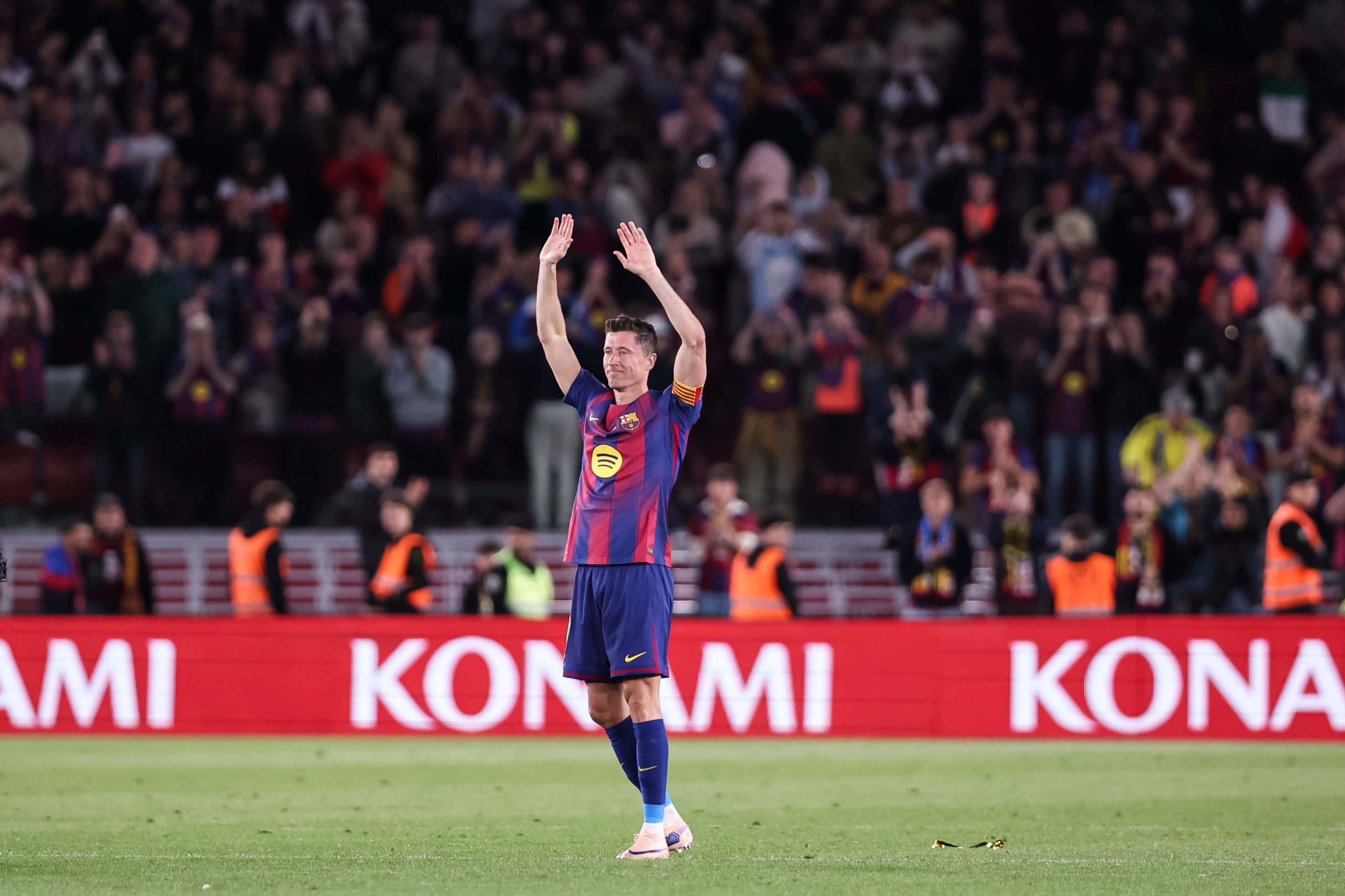Robert Lewandowski, acomiadant-se del Camp Nou | Europa Press