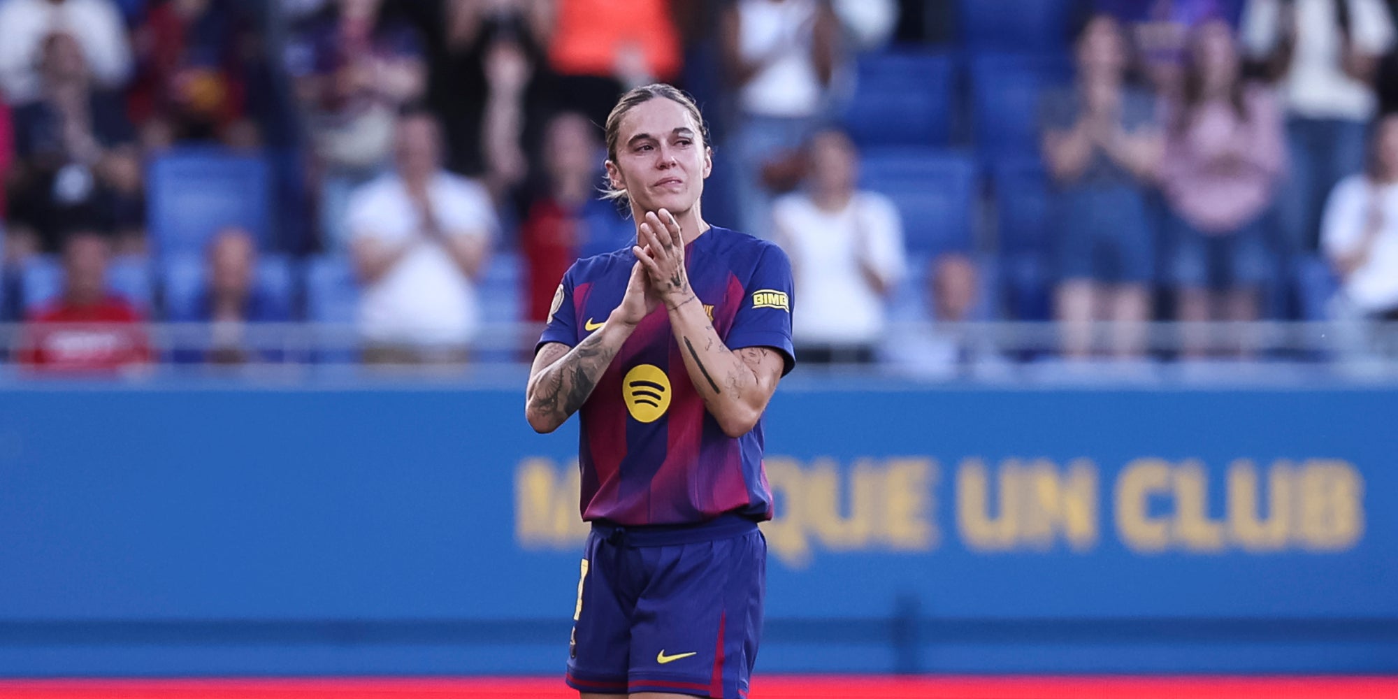 Mapi León, acomiadant-se de l'afició del Barça a l'Estadi Johan Cruyff | Europa Press