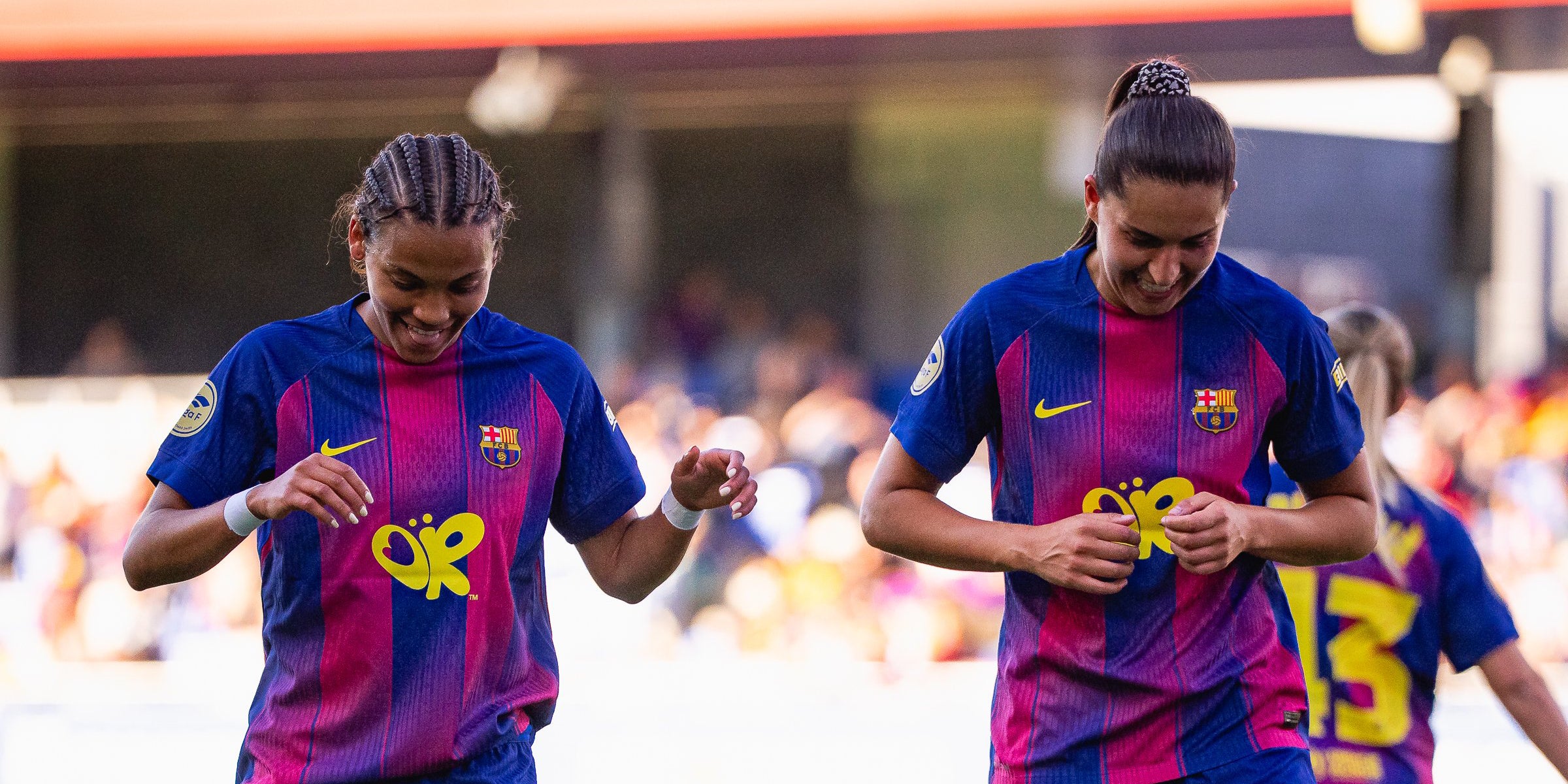 Vicky López i Kika Nazareth, celebrant un gol durant un partit del Barça | FC Barcelona