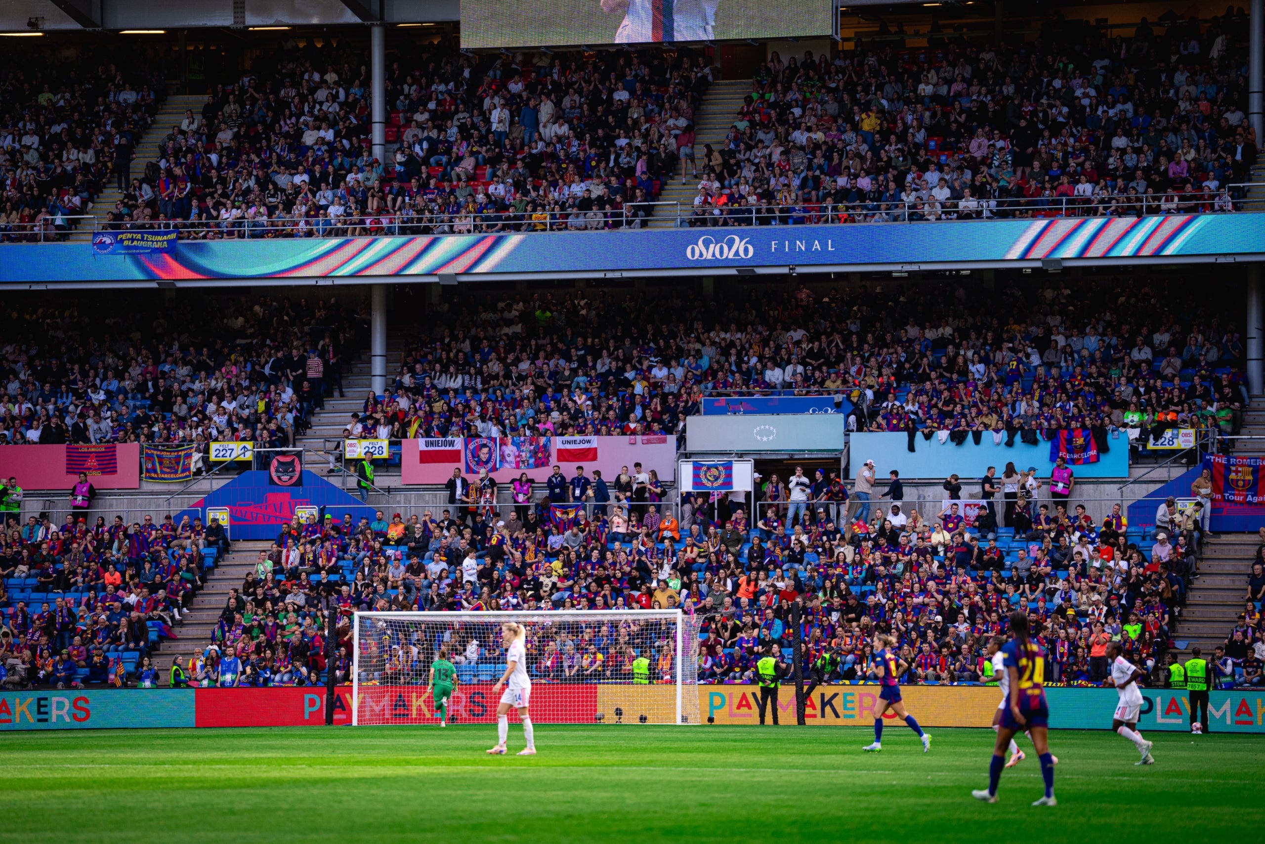 Les jugadores del Barça i de l'Olympique, durant la final de la Champions | FC Barcelona