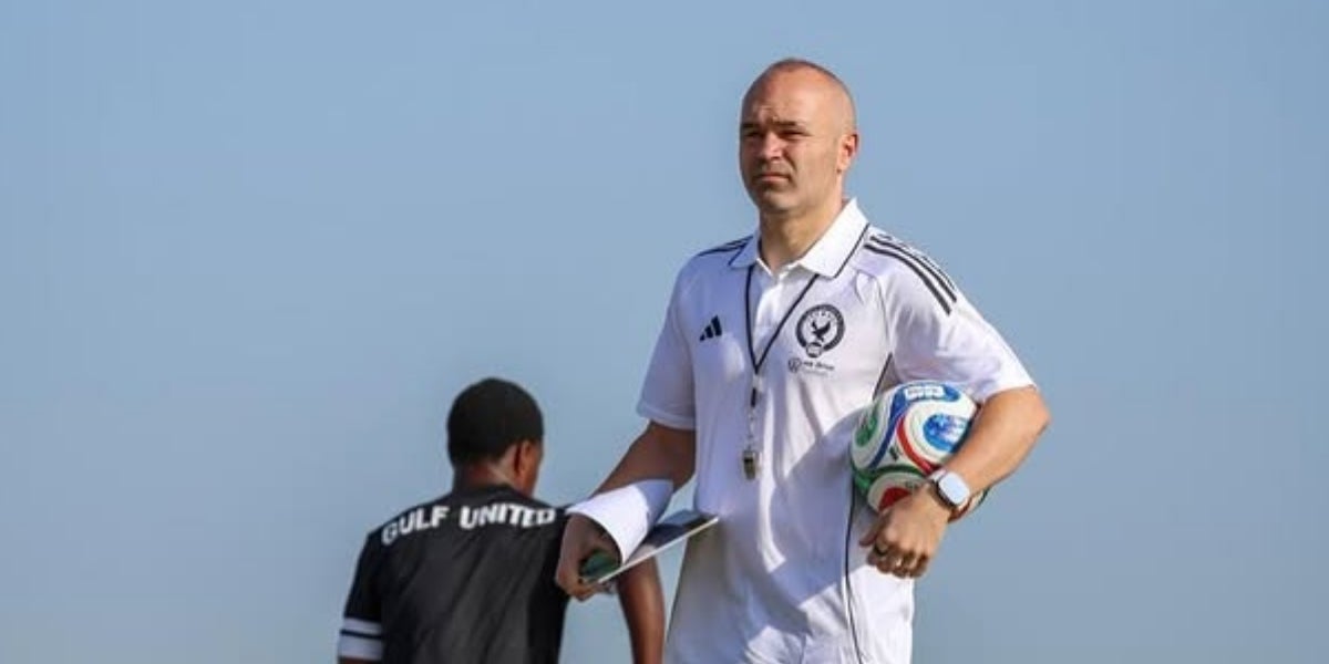 Andrés Iniesta, durant un entrenament amb el Gulf United | @andresiniesta8