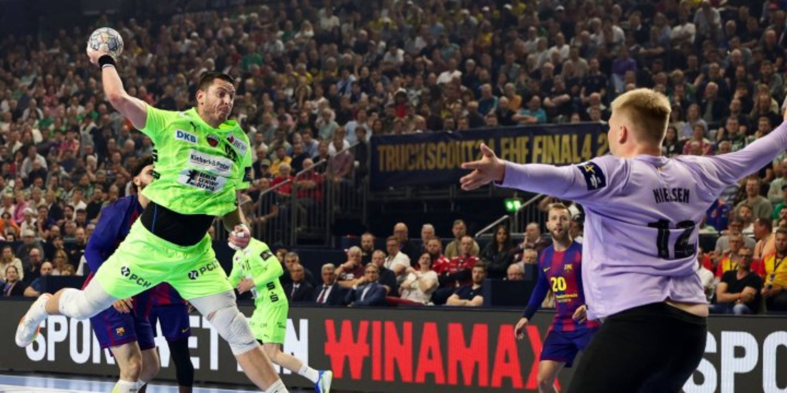 Nielsen amb una aturada decisiva. | FCB