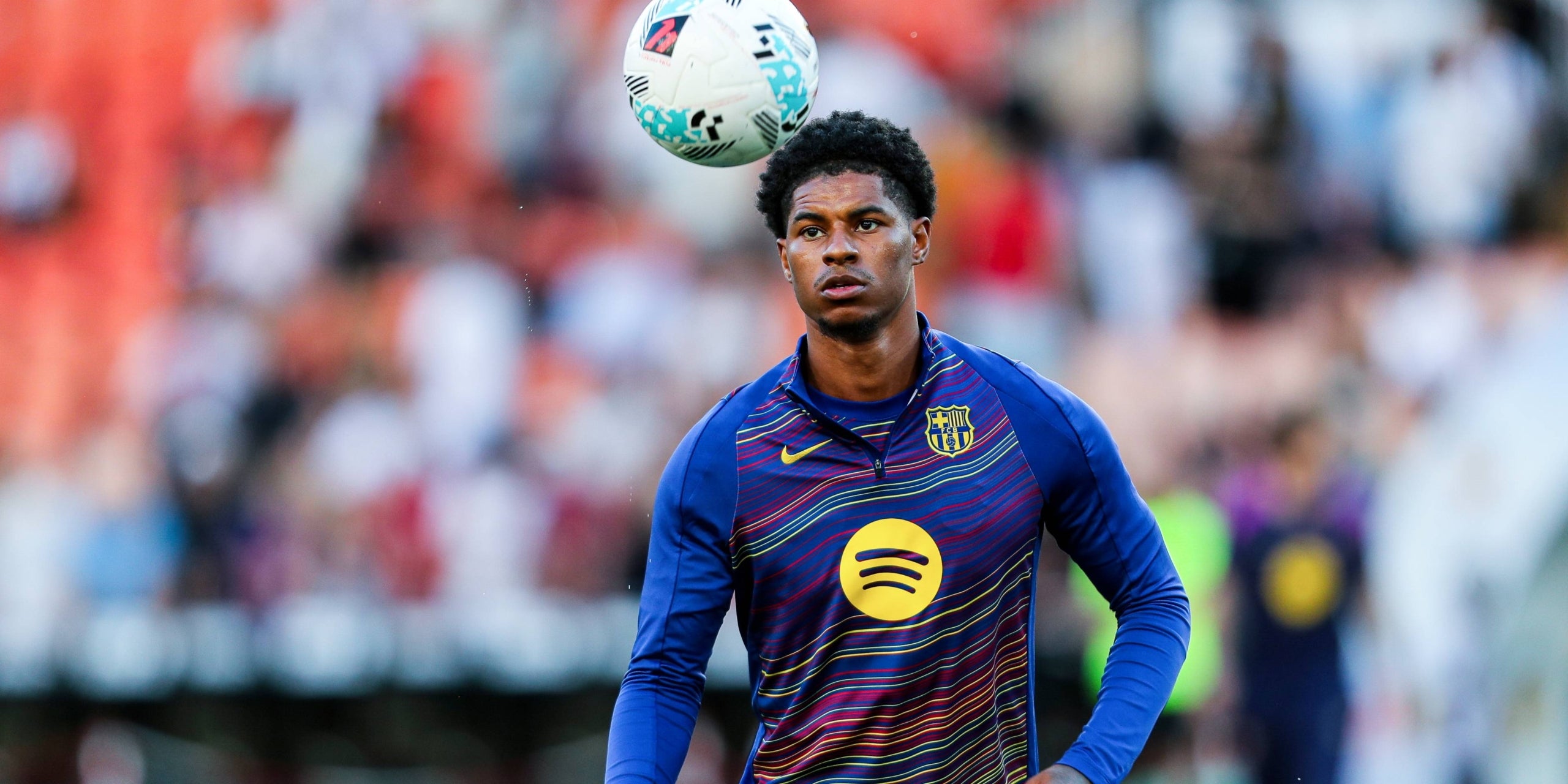 Marcus Rashford, durant un escalfament en un partit del Barça | Europa Press