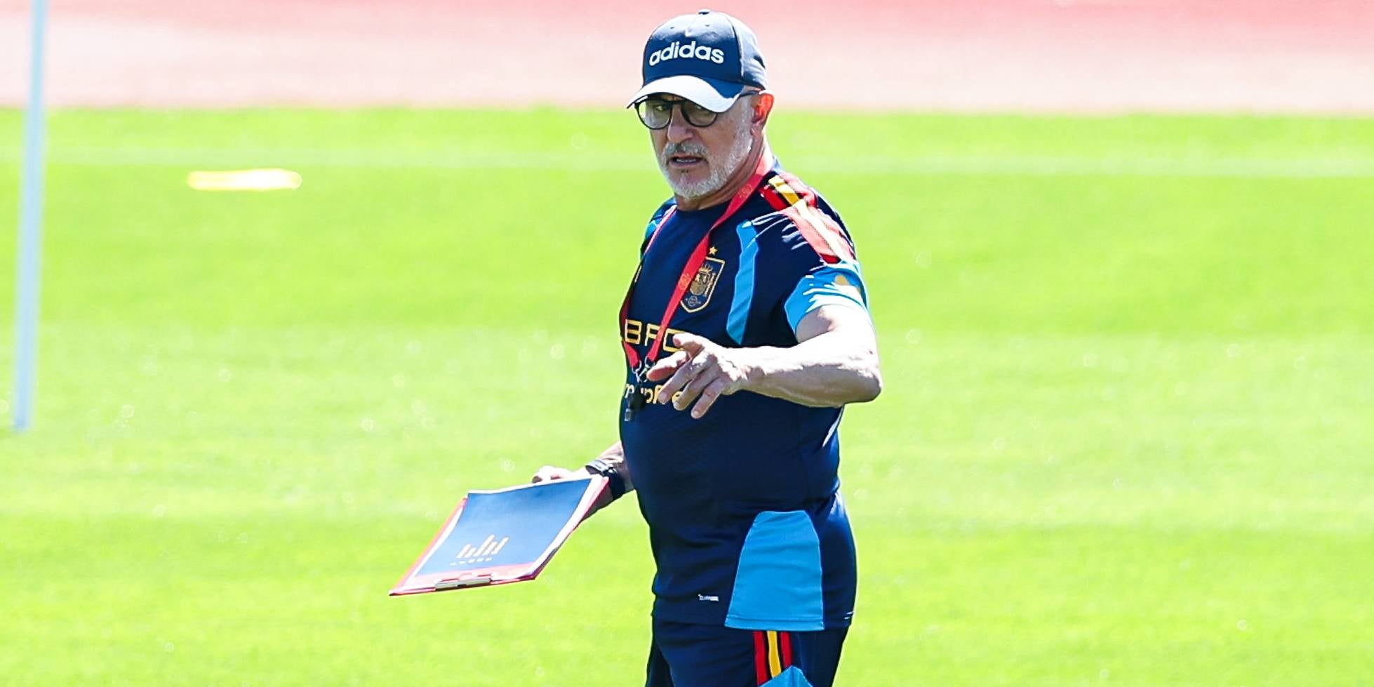 Luis de la Fuente, durant un entrenament de la selecció espanyola | Europa Press