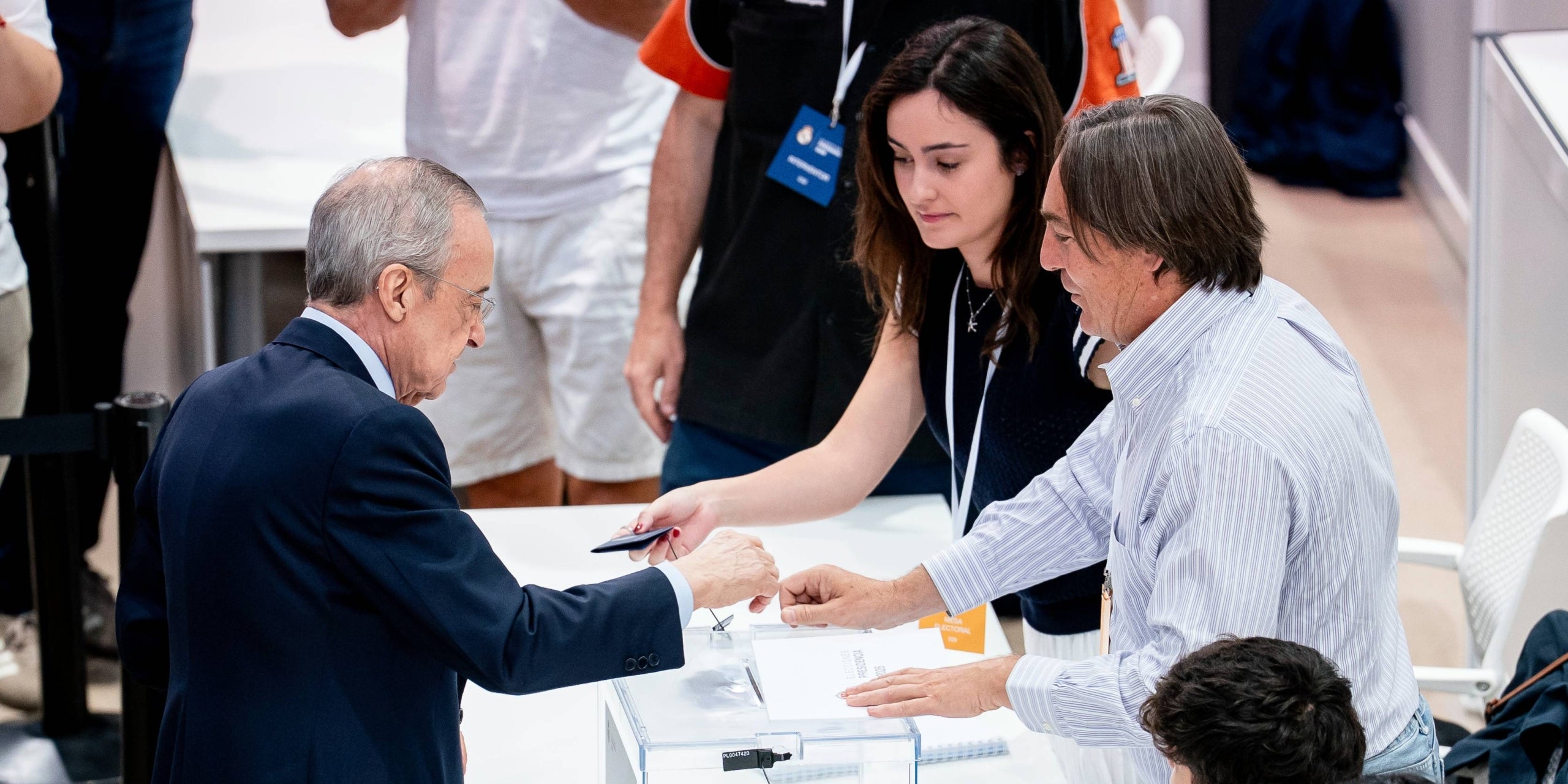Florentino Pérez votant a les eleccions. | Europa Press.