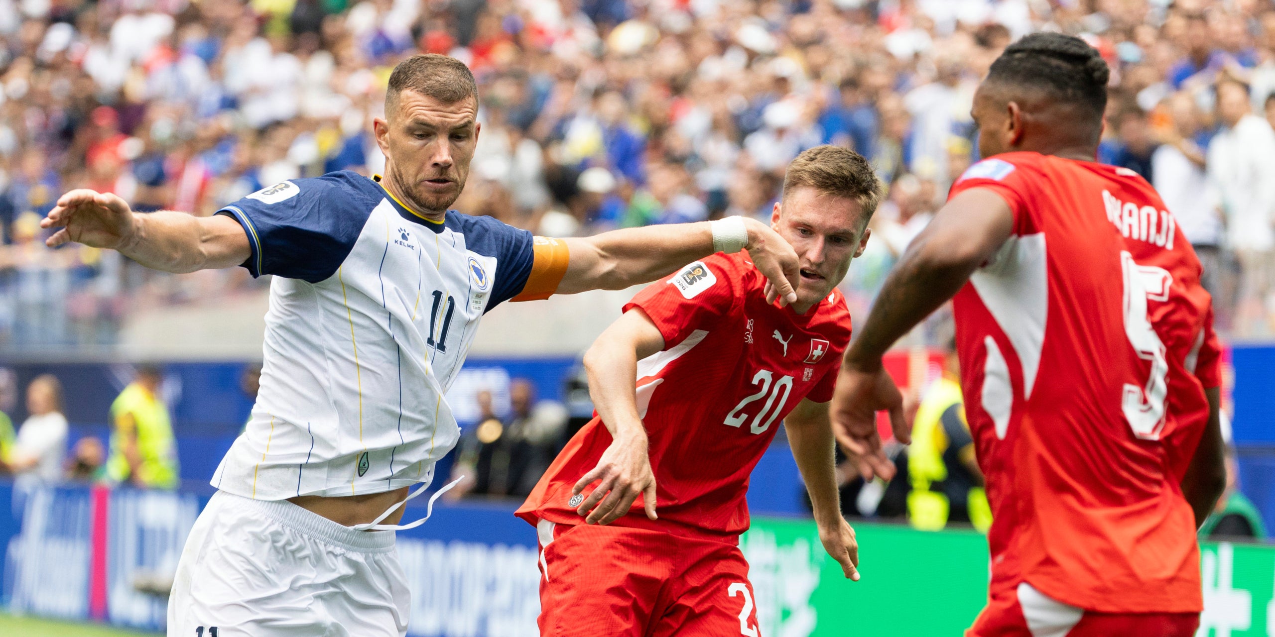 Els jugadors de Suïssa i Bosnia-Herzegovina, durant el partit de la segona jornada del Mundial 2026 | Europa Press
