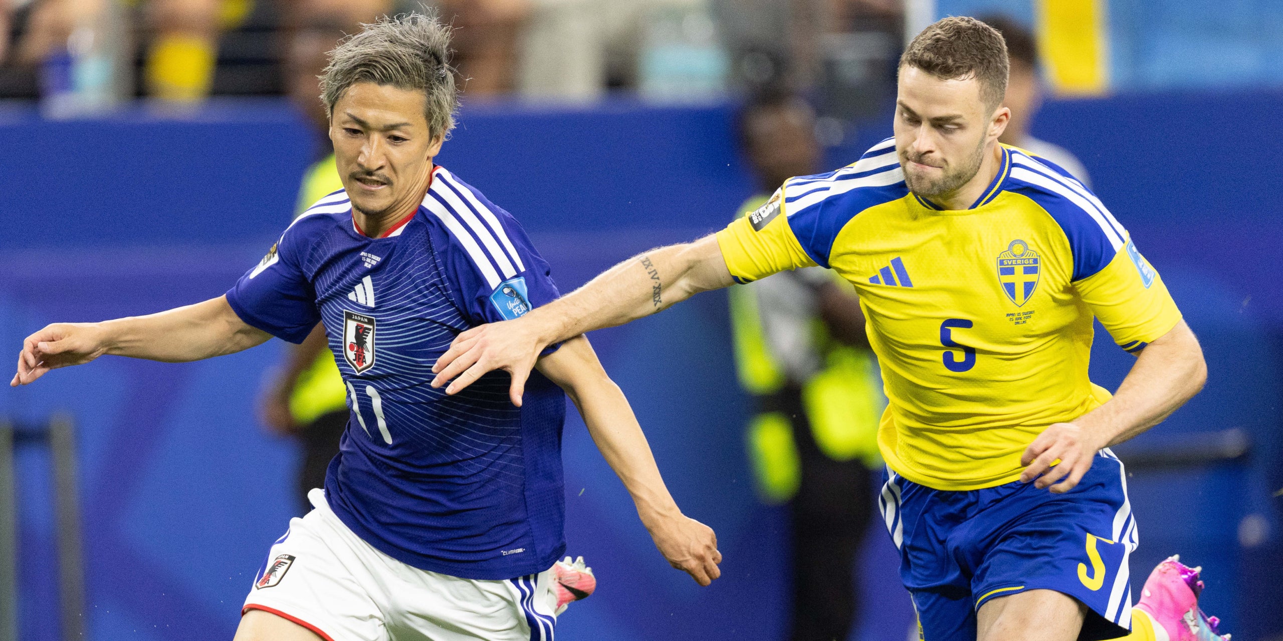 Maeda i Gudmundsson, durant el Japó-Suècia | Europa Press