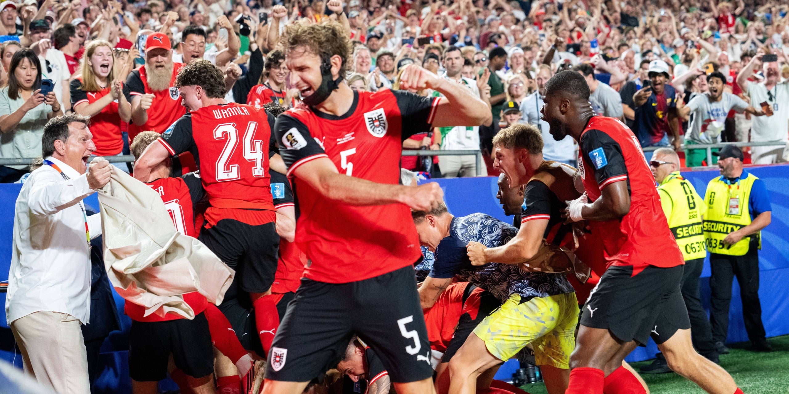 Àustria es classifica als setzens amb un gol al 95. | Europa Press