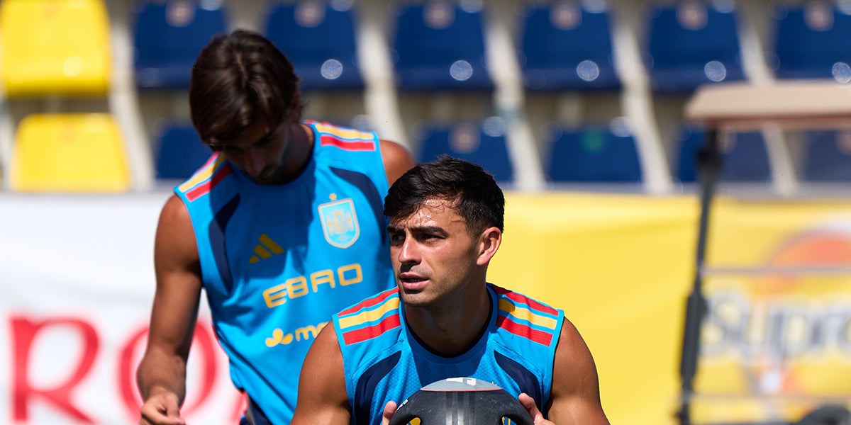 Pedri González i Ferran Torres, durant un entrenament amb la selecció espanyola | @SEFutbol