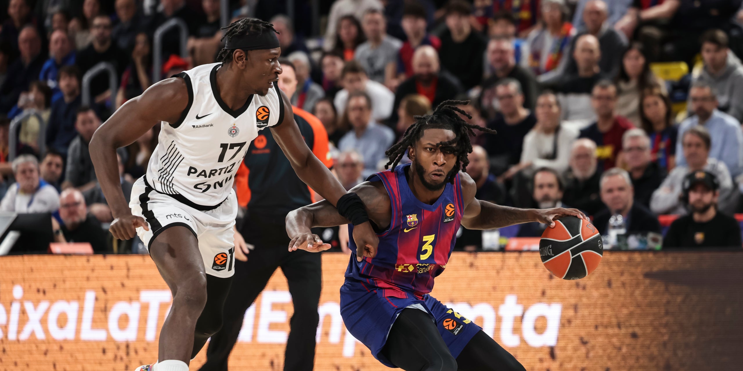 Isaac Bonga i Myles Cale, durant un Barça-Partizan | Europa Press
