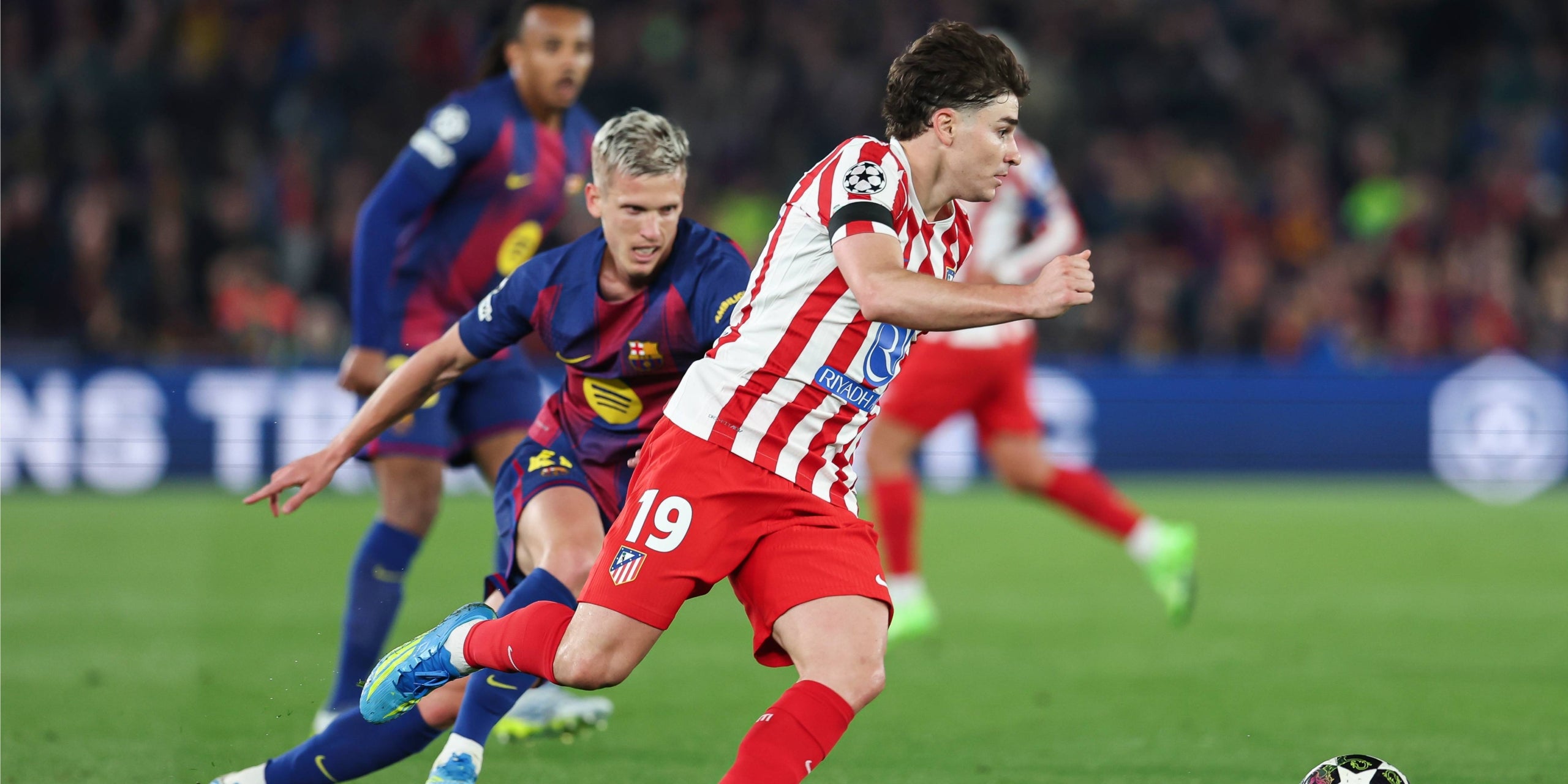 Dani Olmo i Julián Álvarez a un partit de Champions. | Europa Press