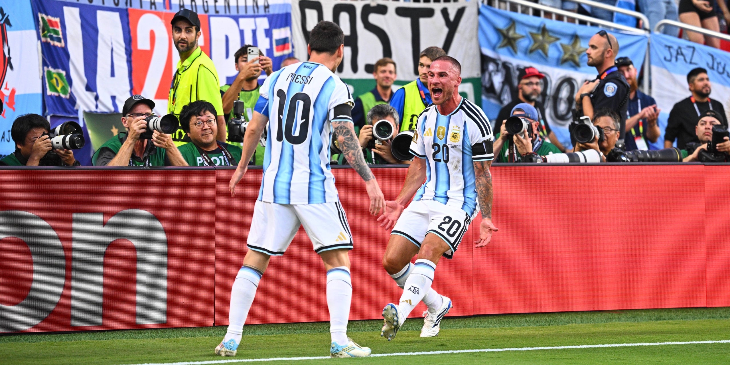 La celebració del primer gol argentí. | Europa Press