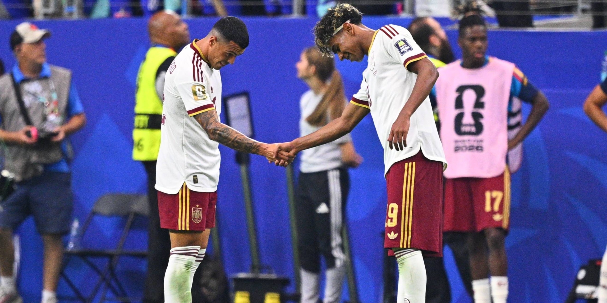 Pedro Porro i Lamine Yamal, celebrant un dels gols contra França | Europa Press