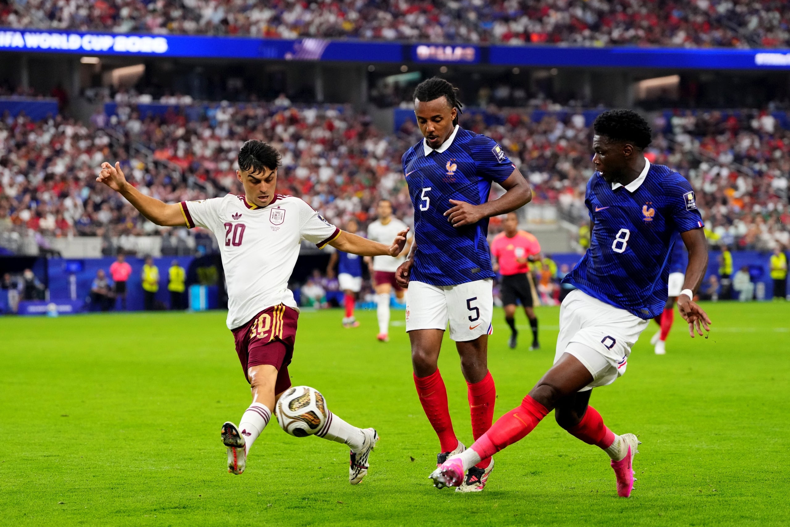 Pedri i Koundé al França-Espanya del Mundial. | Europa Press