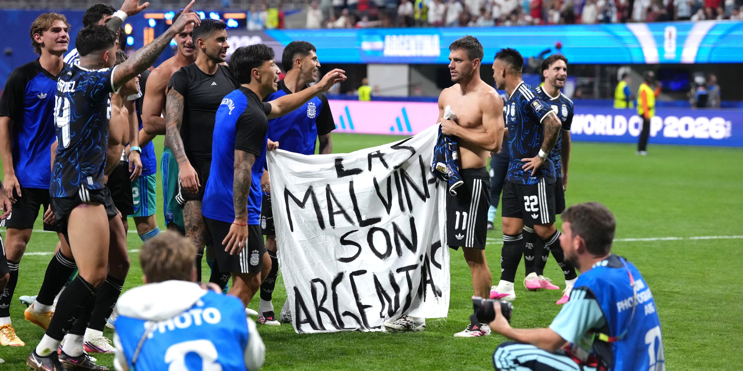 La pancarta de 'Les Malvines són argentines' dels jugadors argentins al Mundial | Europa Press