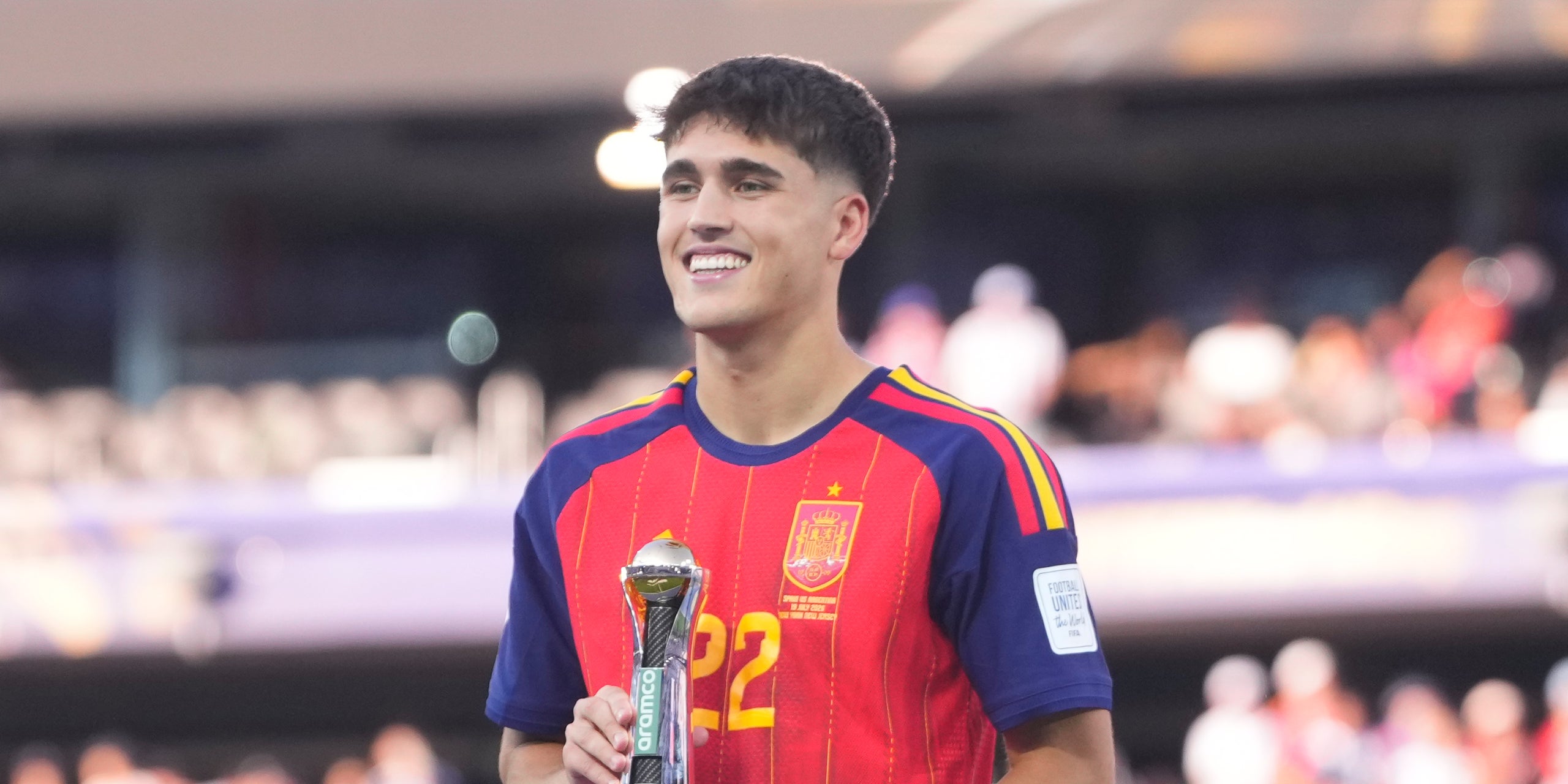 Pau Cubarsí, amb el premi de millor jugador jove del Mundial 2026 | Europa Press