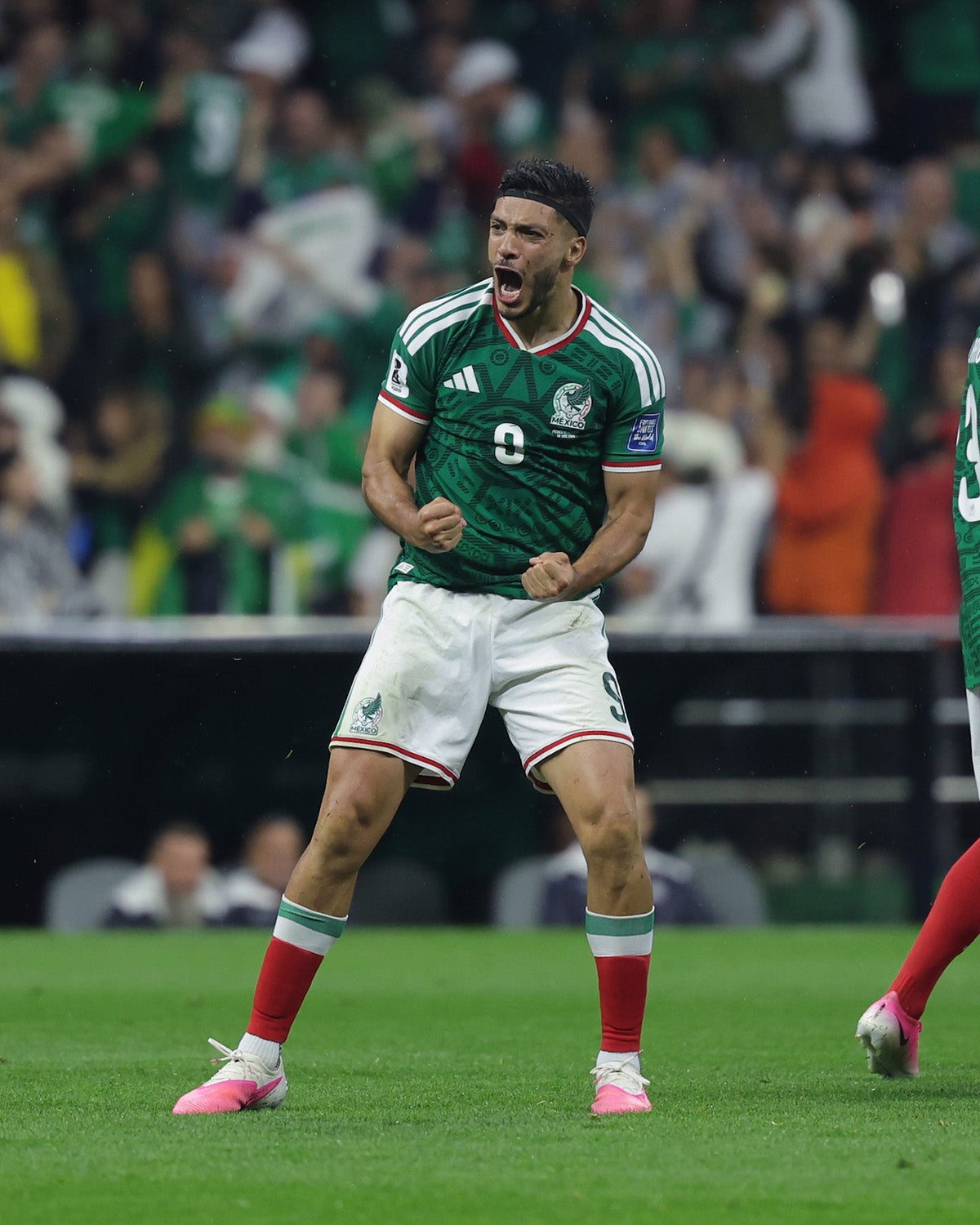 Raúl Jiménez, celebrant el seu gol contra l'Equador | @miseleccionmx
