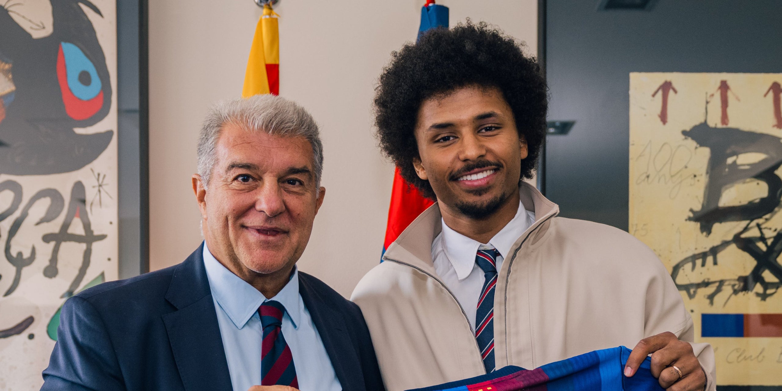 El president Joan Laporta, amb el nou fitxatge del Barça, Karim Adeyemi | FC Barcelona