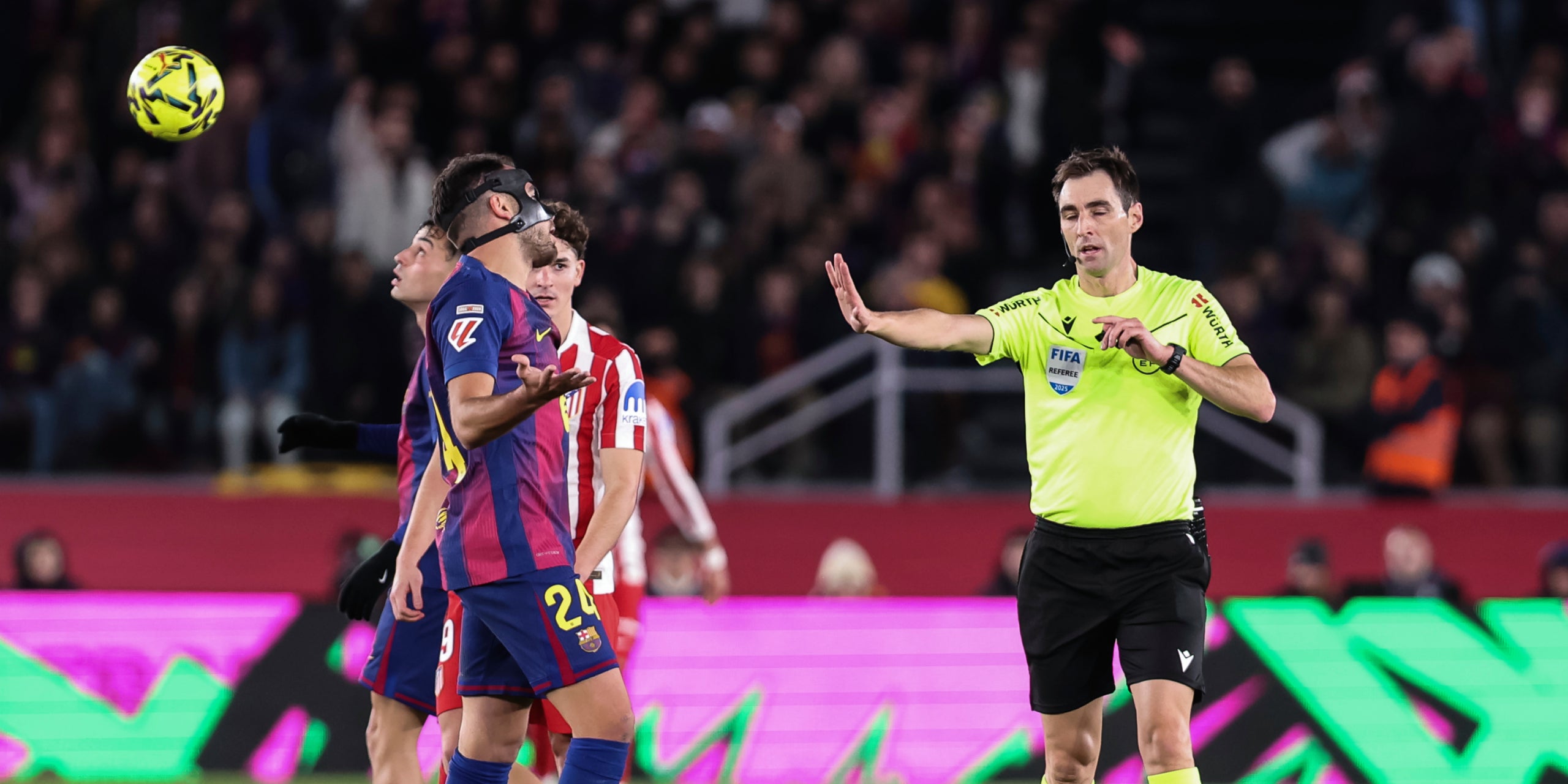 Ricardo de Burgos Bengoetxea, durant un Barça-Atlètic de Madrid de Lliga | Europa Press