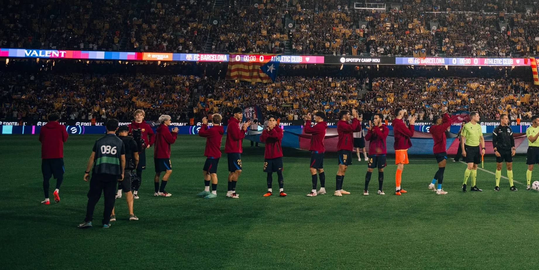 Els jugadors del Barça, abans del partit de Lliga contra l'Athletic al Camp Nou | FC Barcelona