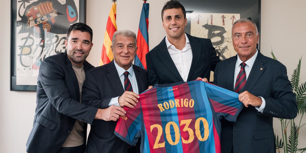Deco i Rodri, durant la presentació del jugador | FC Barcelona