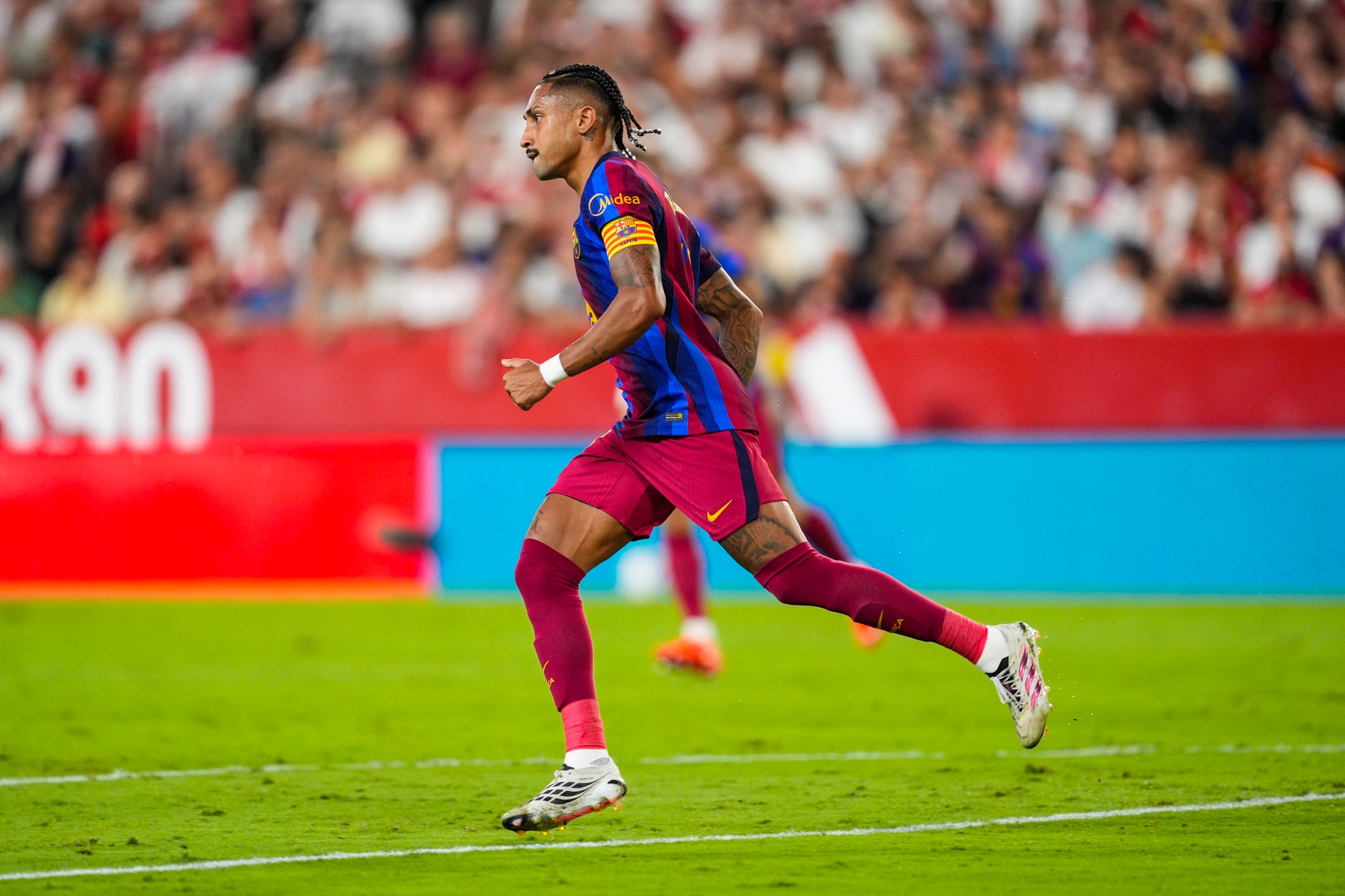Raphinha després del primer gol al Sánchez Pizjuán. | Europa Press