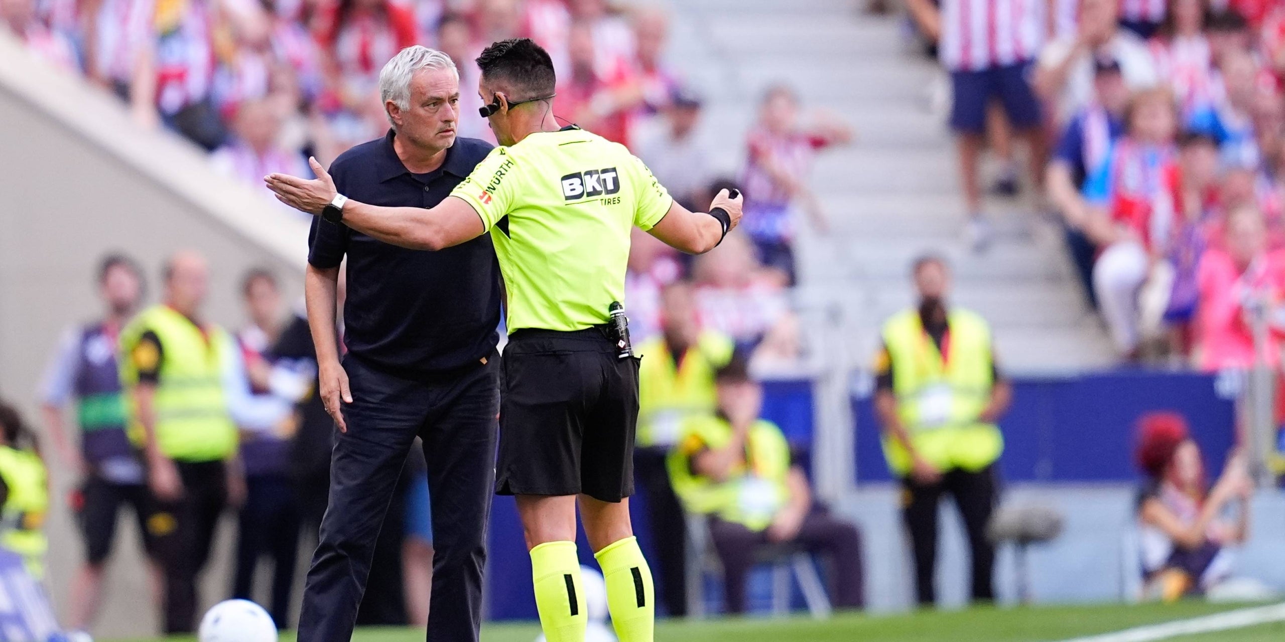 Mourinho i Ortiz Arias al derbi. | Europa Press