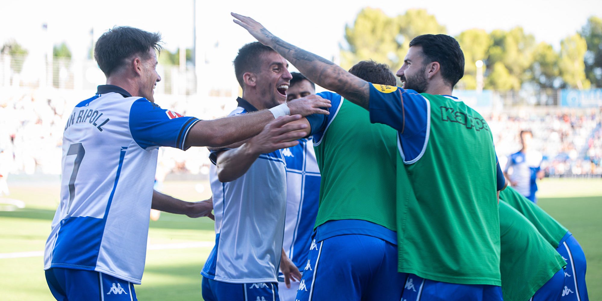 Els jugadors del Sabadell, celebrant un gol durant un partit | CE Sabadell