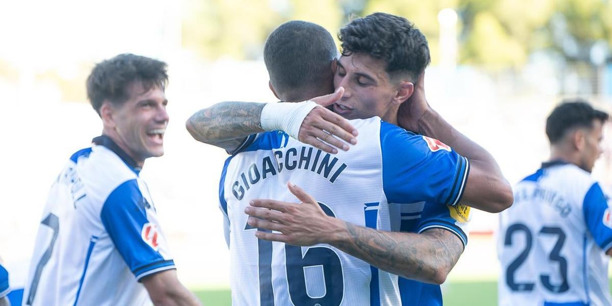 Els jugadors del Sabadell, celebrant un gol durant un partit | CE Sabadell