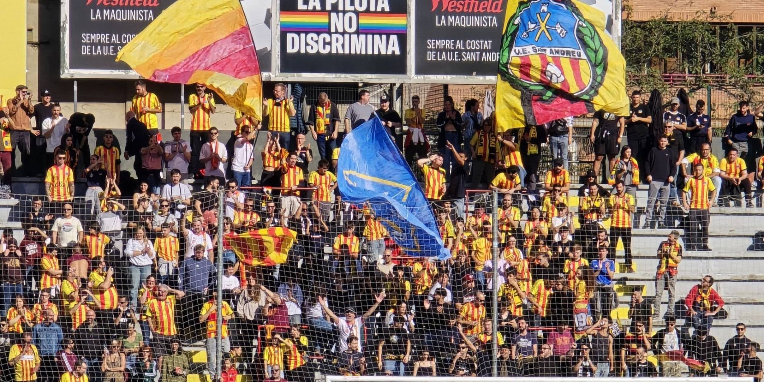 L'afició del Sant Andreu al Narcís Sala. | UESA
