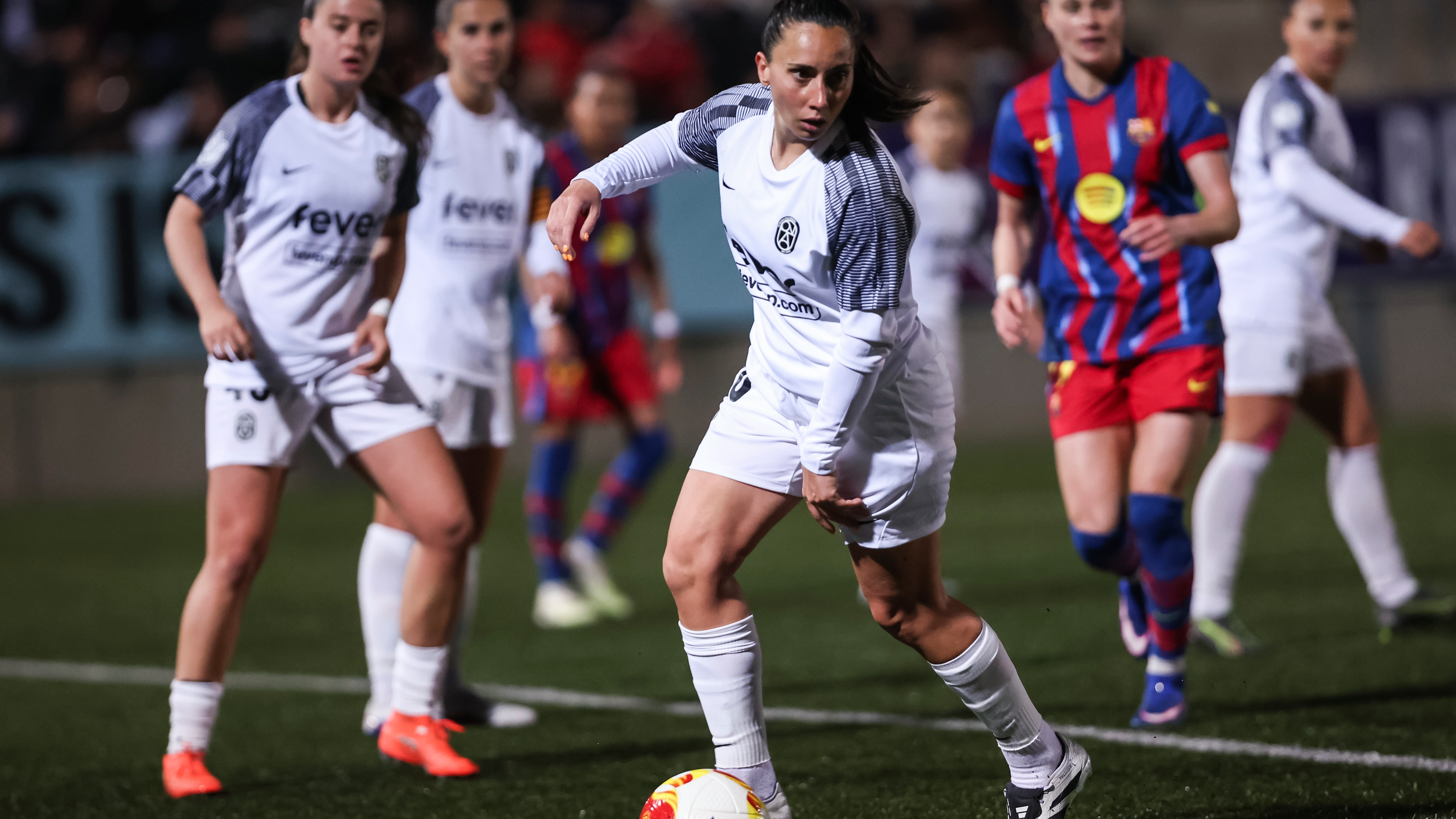 Les jugadores del Badalona Women, durant un partit contra el Barça | Europa Press