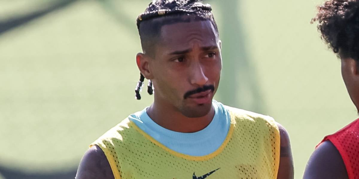 Raphinha, durant un entrenament amb el Barça | Europa Press
