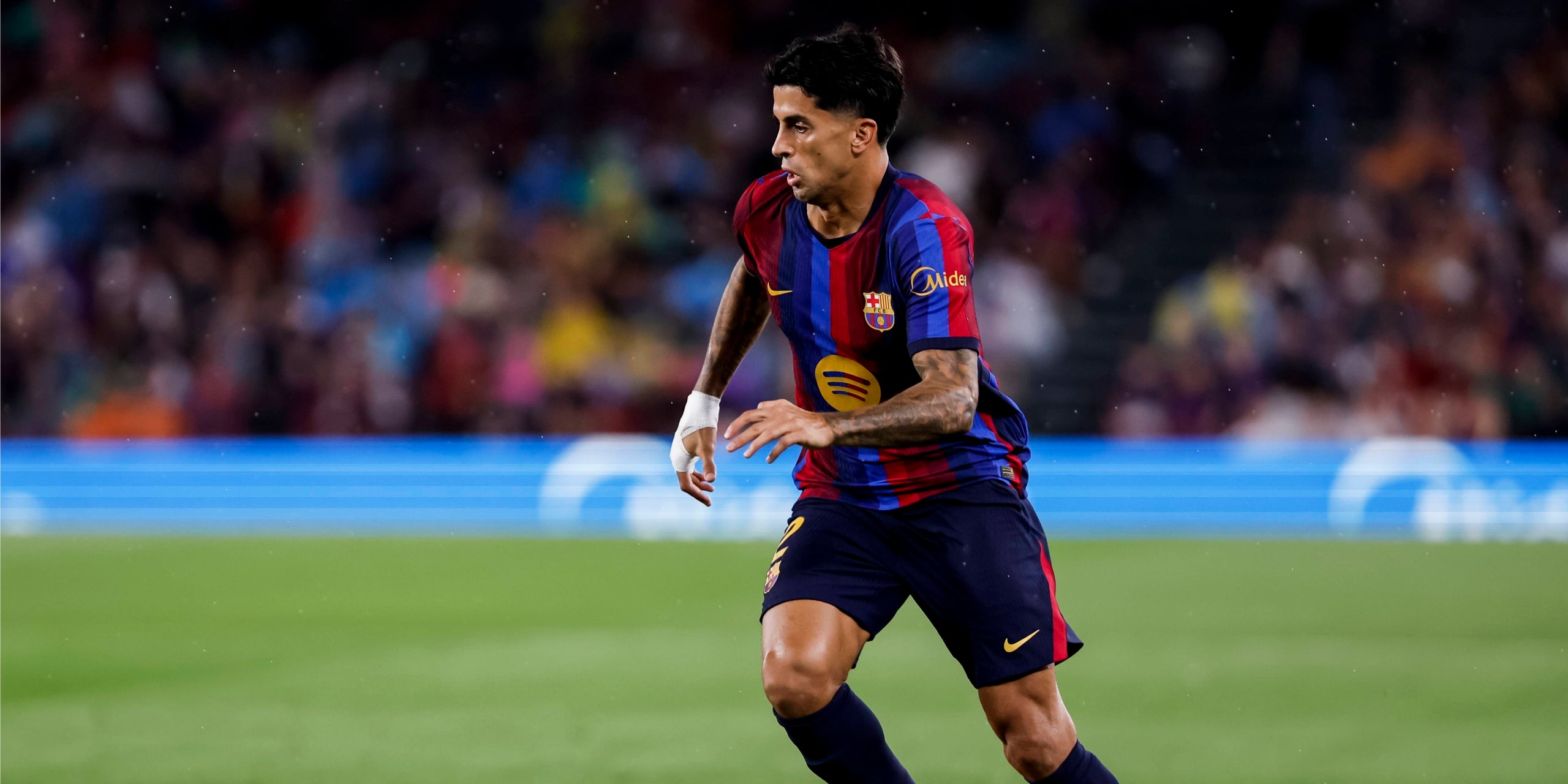 Cancelo a un partit de Lliga al Camp Nou. | Europa Press