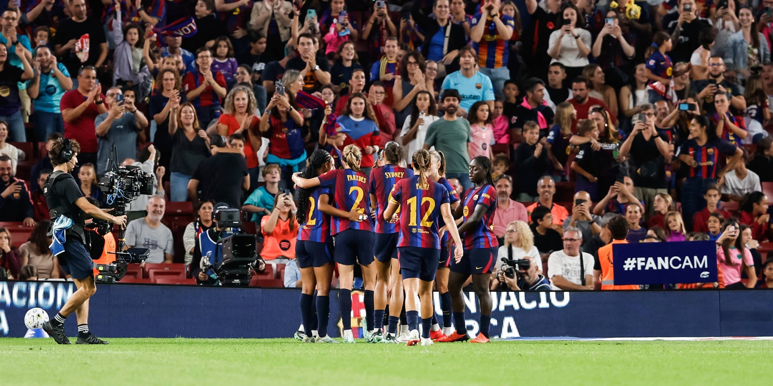 Les jugadores del Barça, celebrant un dels gols contra el Madrid al Camp Nou | Europa Press