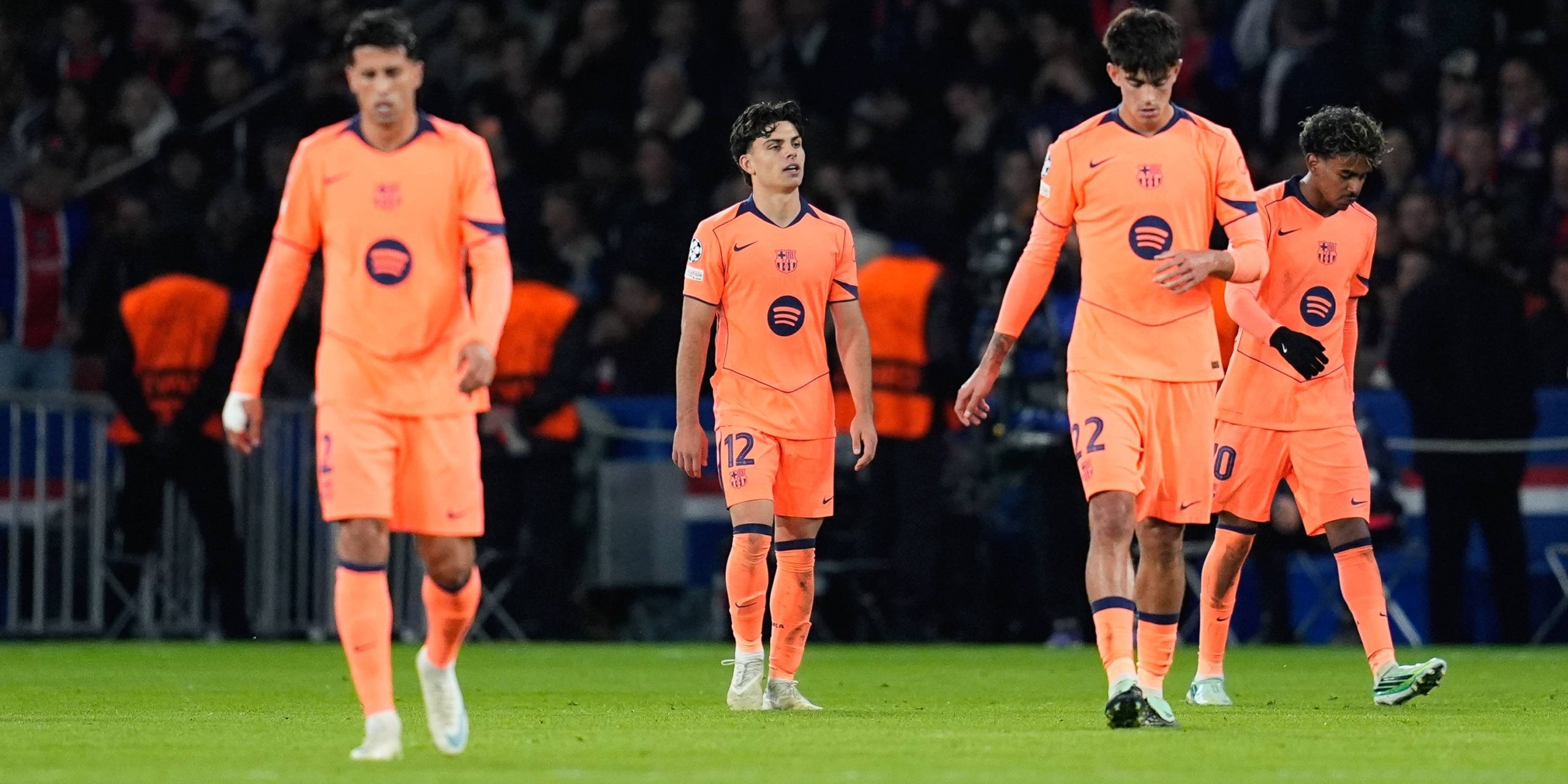 Xavi Espart, al centre de la imatge, celebrant el seu gol contra el PSG | Europa Press