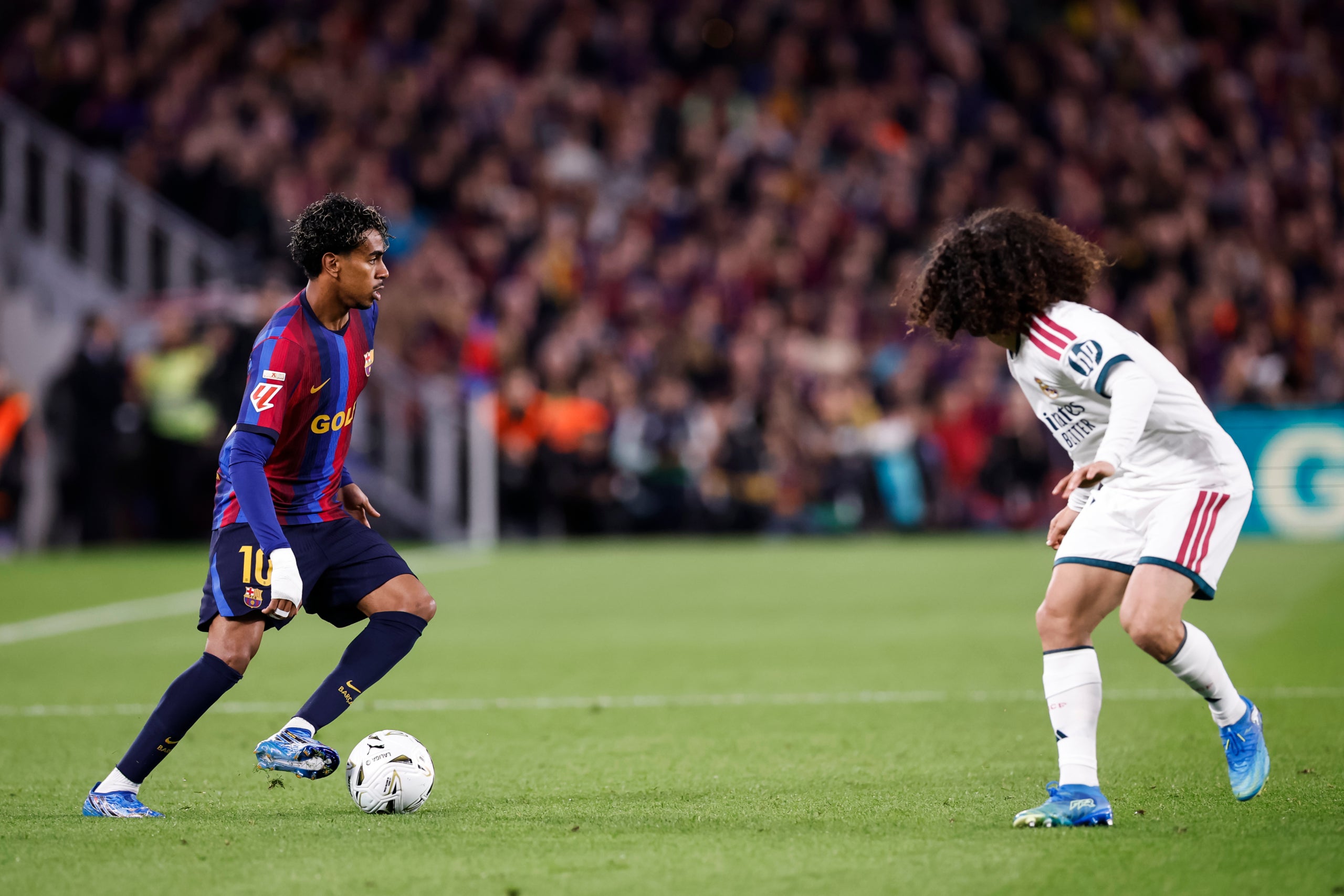Lamine Yamal i Cucurella, durant el clàssic | Europa Press