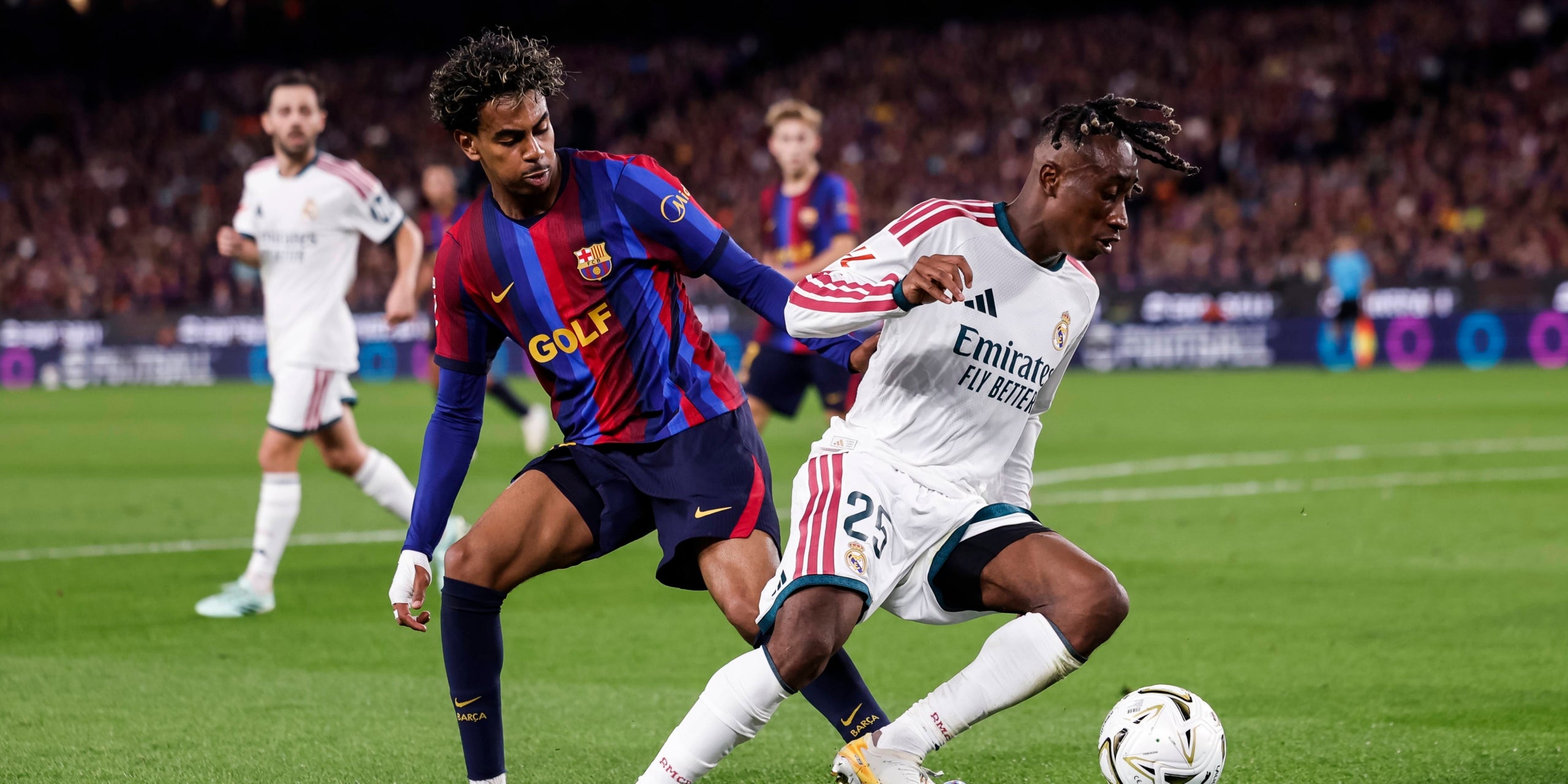 Lamine Yamal y Diomande en el clásico. | Europa Press