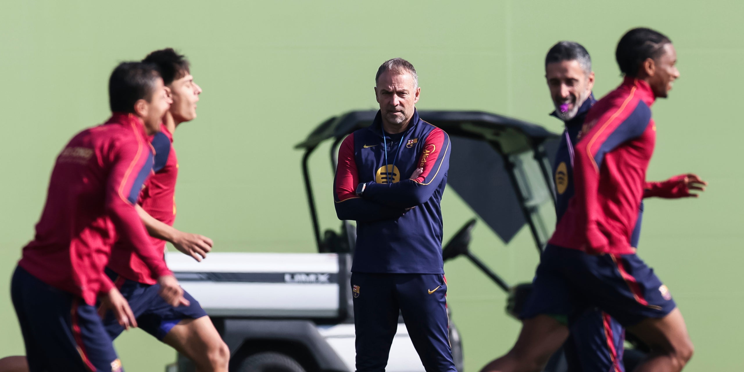 Hansi Flick, durant un entrenament amb el Barça | Europa Press